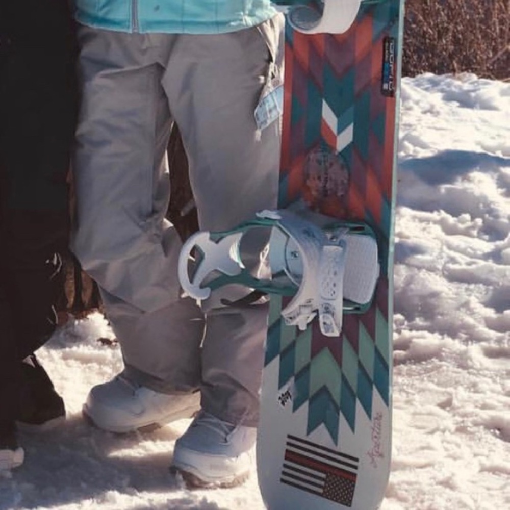 686 Snowboard/Ski Pants Size Small